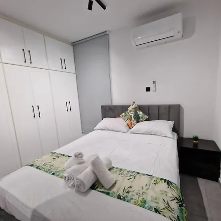 Makenzy Hidden Gem Apartment Larnaca Exterior photo